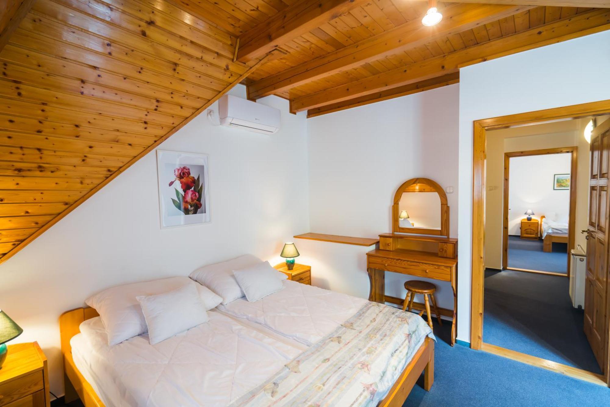 Gyorfi Apartmanhaz Zamárdi Екстериор снимка