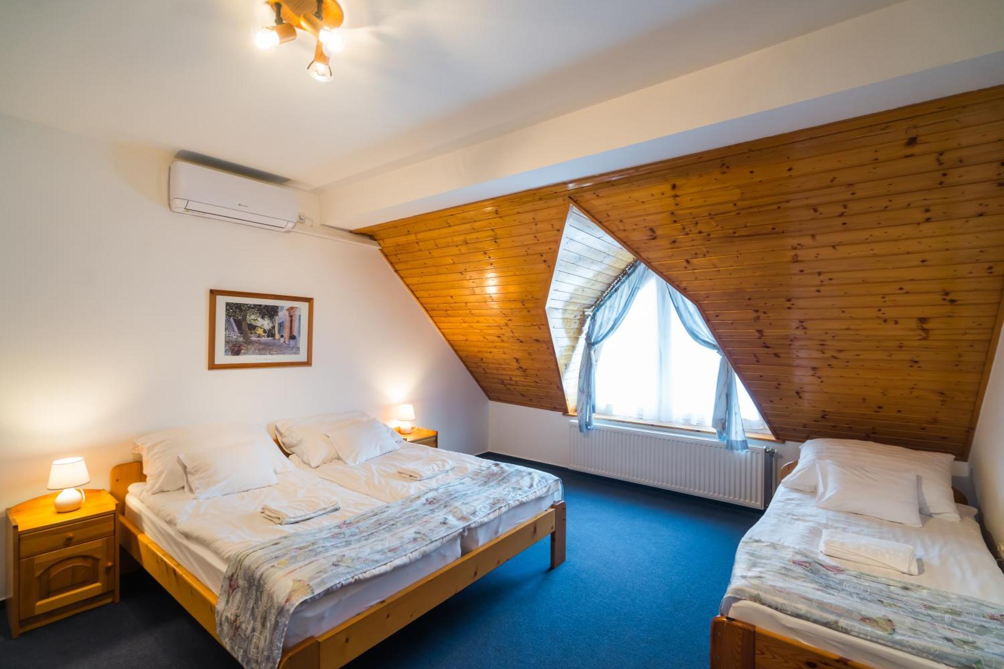 Gyorfi Apartmanhaz Zamárdi Екстериор снимка