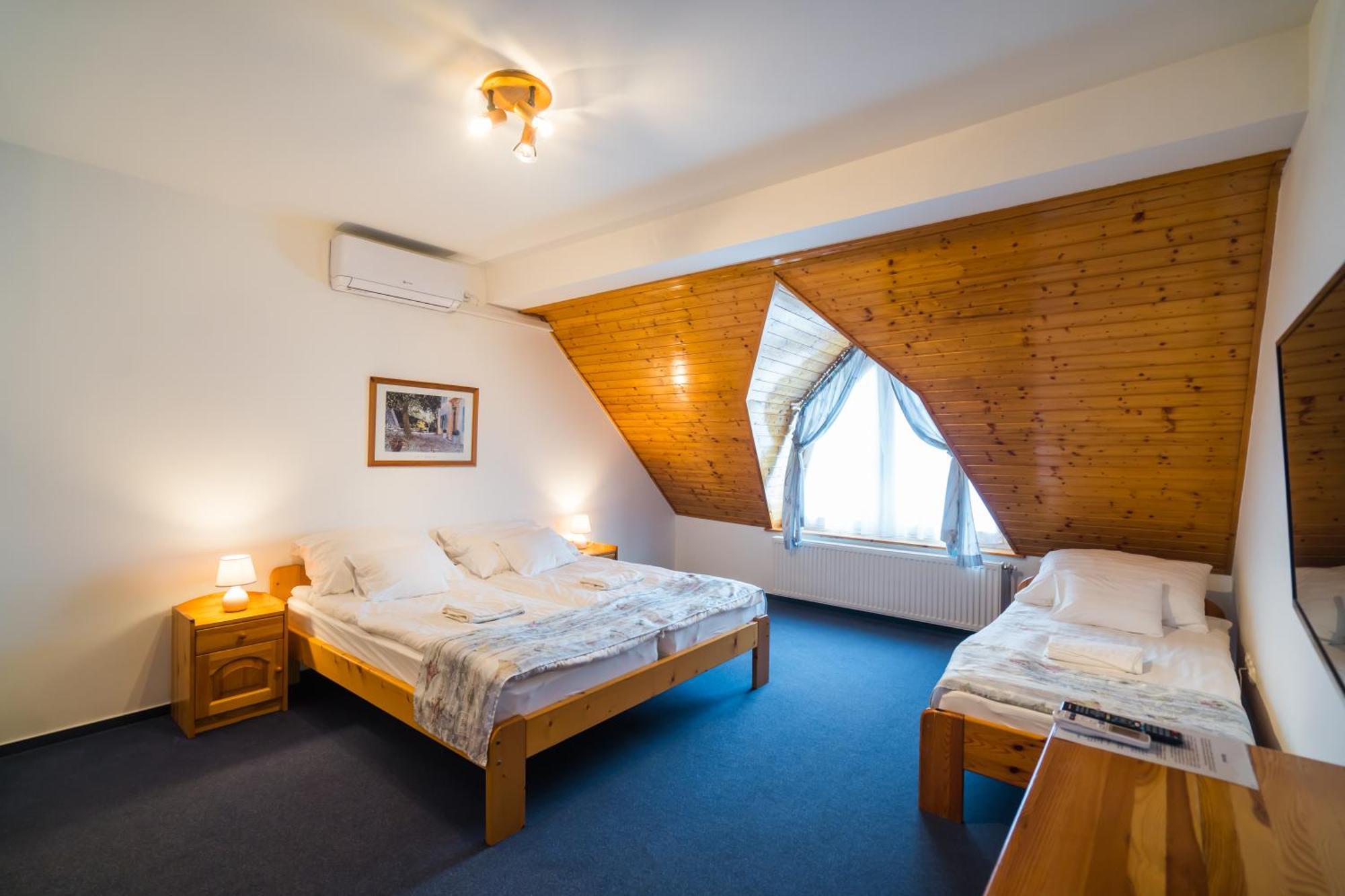 Gyorfi Apartmanhaz Zamárdi Екстериор снимка