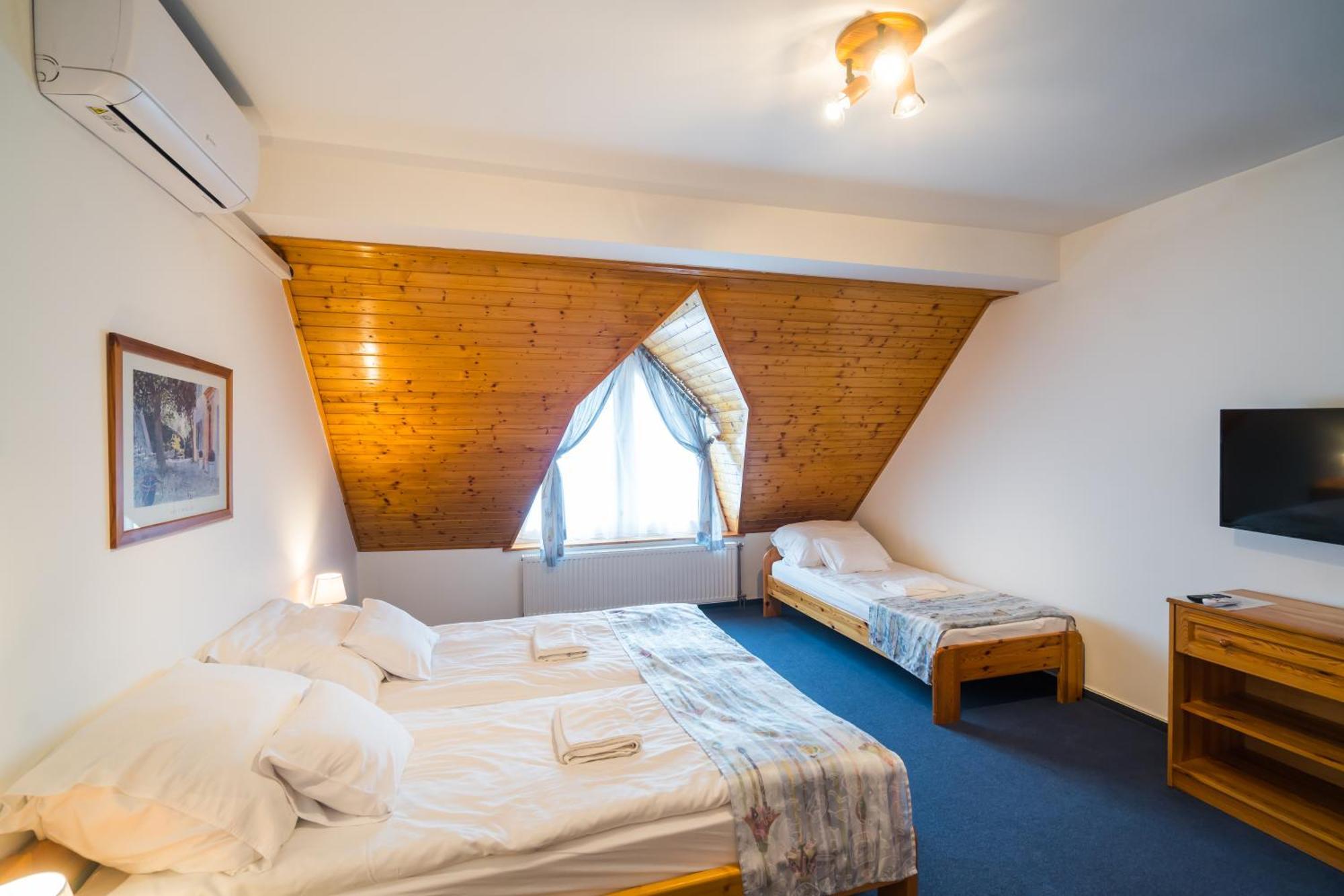 Gyorfi Apartmanhaz Zamárdi Екстериор снимка